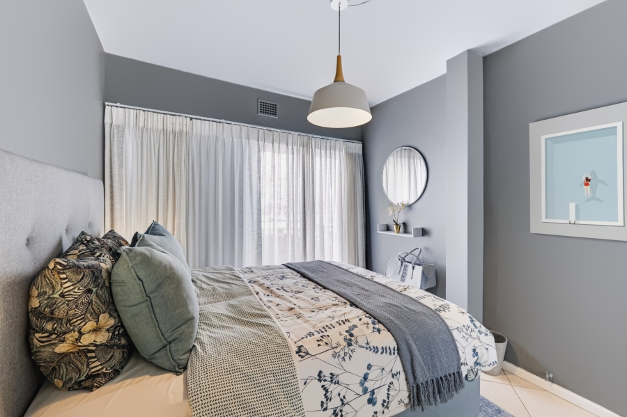 2 Bedroom Property for Sale in Sea Point Western Cape